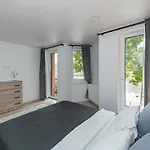 Apartment Riverfront 2bd Old Town By Domvia
