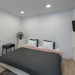 Apartment Riverfront 2bd Old Town By Domvia *