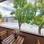 Apartment Riverfront 2bd Old Town By Domvia Kaunas