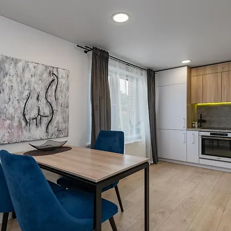 Riverfront 2bd Old Town By Domvia