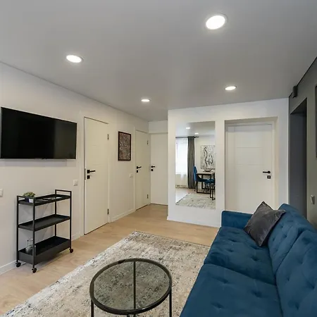Riverfront 2bd Old Town By Hostlovers