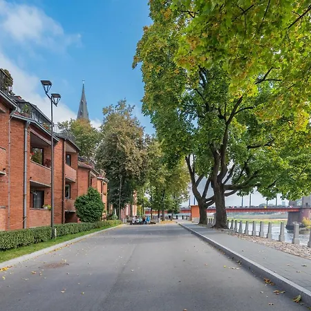 Riverfront 2bd Old Town By Hostlovers *