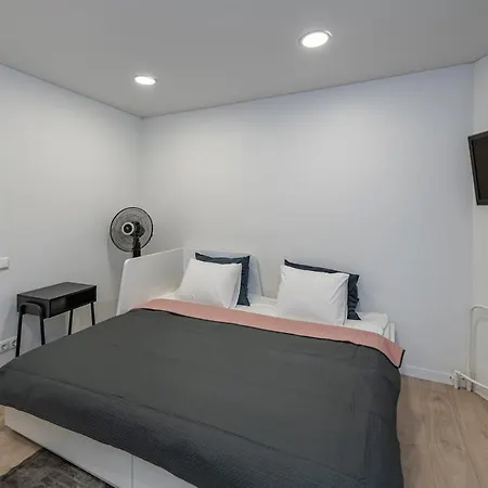 Апартаменты Riverfront 2bd Old Town By Domvia *
