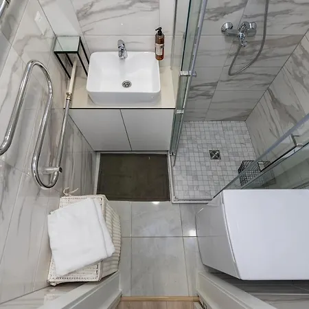 Апартаменты Riverfront 2bd Old Town By Domvia *