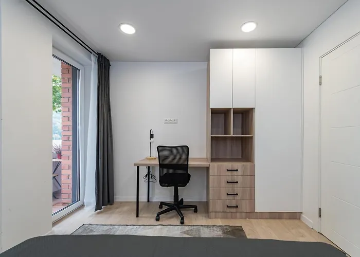 Riverfront 2bd Old Town By Domvia Kowno