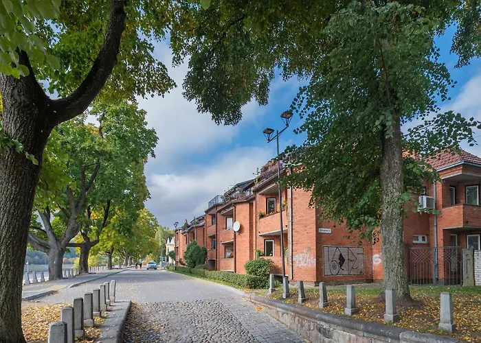 Riverfront 2bd Old Town By Domvia Apartament Kowno